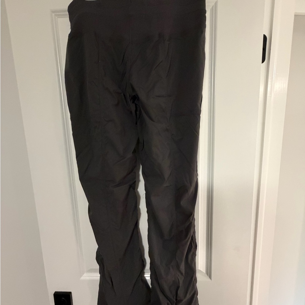 NEW Lululemon Dance Studio Mid-Rise Pants - Picture 3 of 3